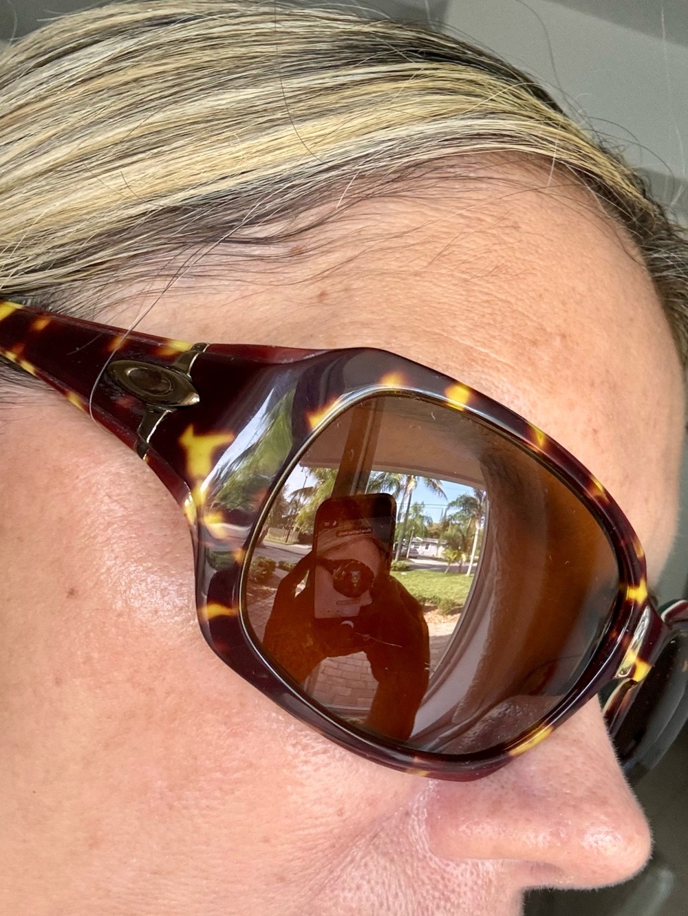 Vintage OAKLEY Disobey 05-321 57mm Brown Tortoise Oversized Wrap Sunglasses - Picture 7 of 7